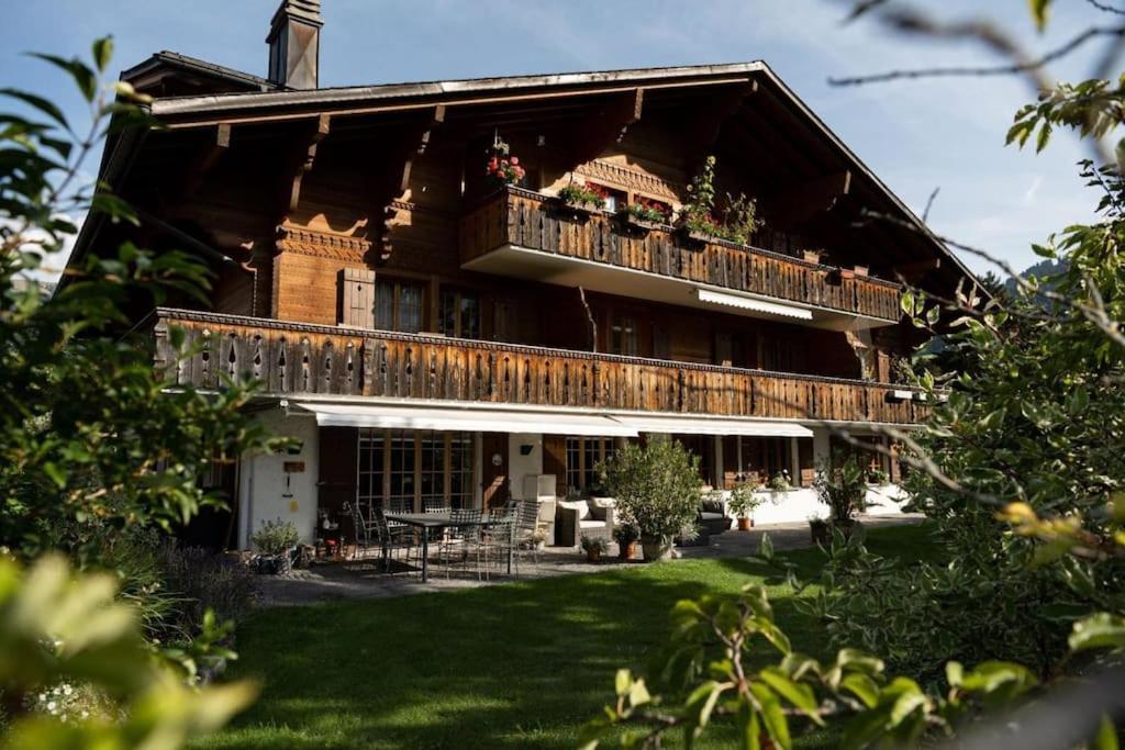 Charming Alpine Apartment Gstaad Exterior photo